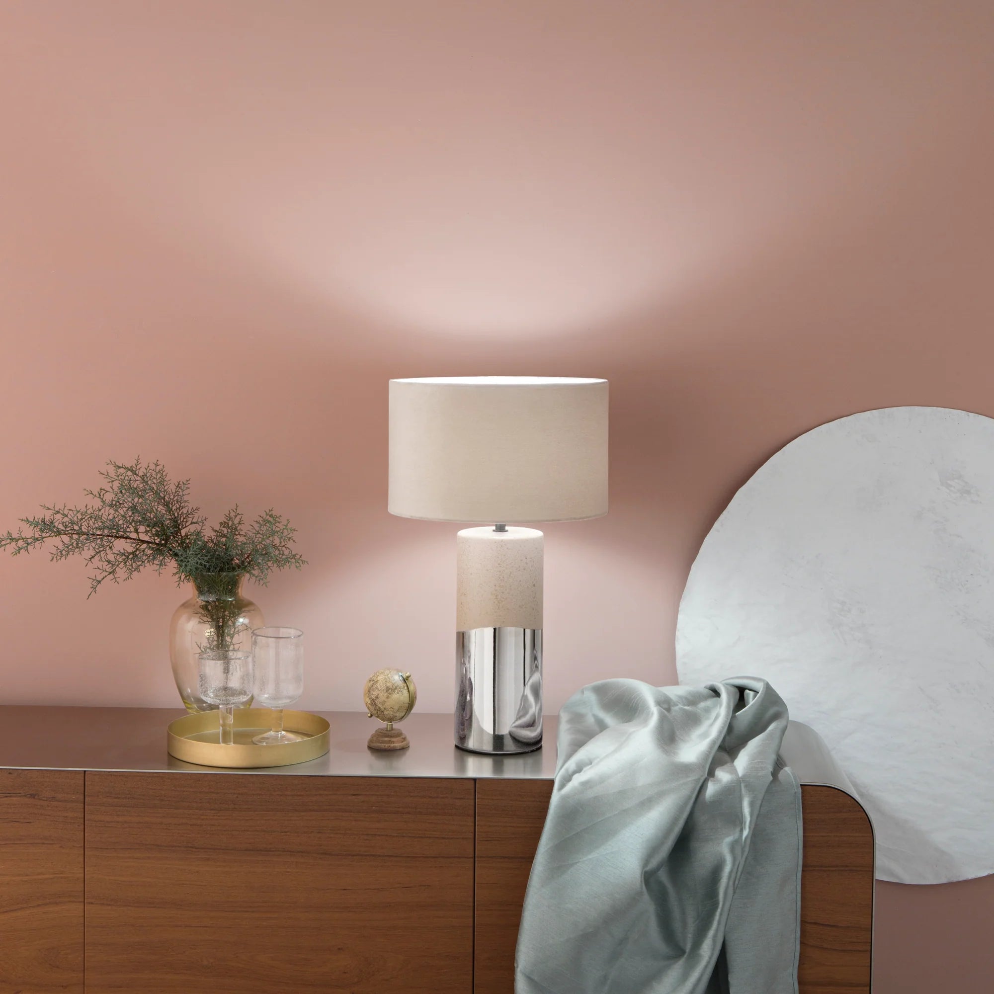 Lume in ceramica di forma cilindrica con paralume circolare effetto velluto rosa cipria-verde pavone 1XE27 non incl. TATAKA Lume in ceramica di forma cilindrica con paralume circolare effetto velluto rosa cipria-verde pavone 1XE27 non incl. TATAKA